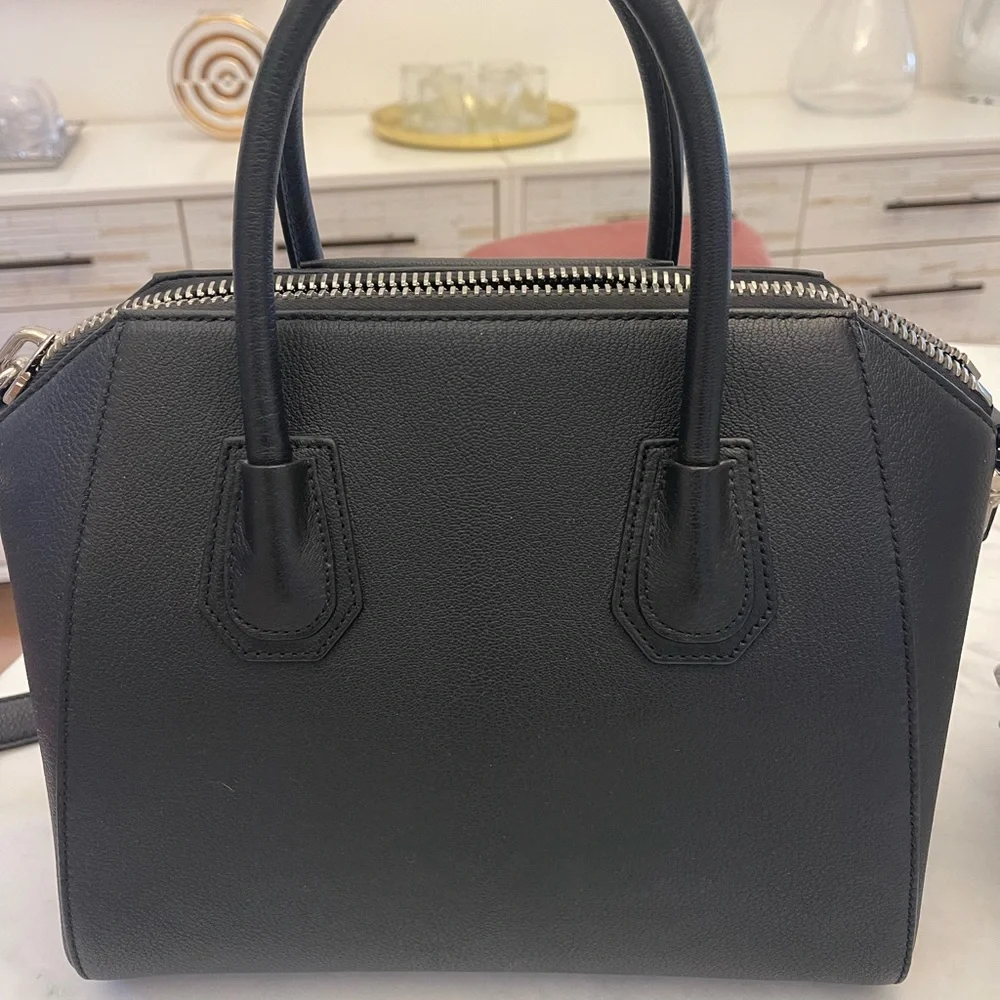 GIVENCHY - Authentic Small Antigona Satchel- NWOT - Picture 5 of 7